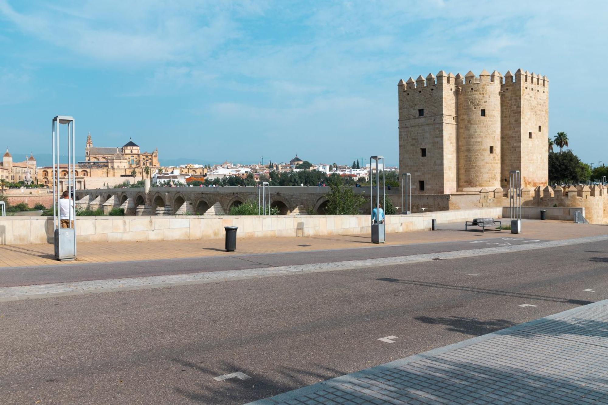 En Cordoba, Puente Y Torre Calahorra Appartement Cordoue